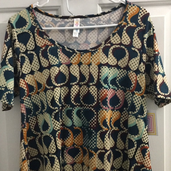 💕BEAUTIFUL BNWT LULAROE SMALL PERFECT TOP💕 - Picture 1 of 6
